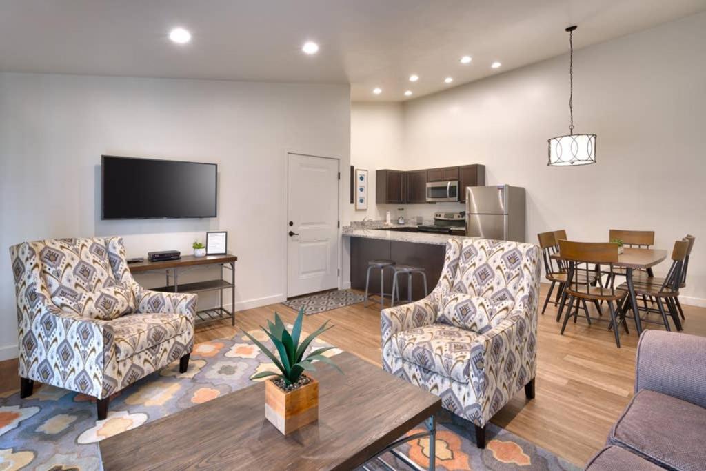 6L Top Floor Redcliff Condo, Pool & Hot Tub Moab Buitenkant foto